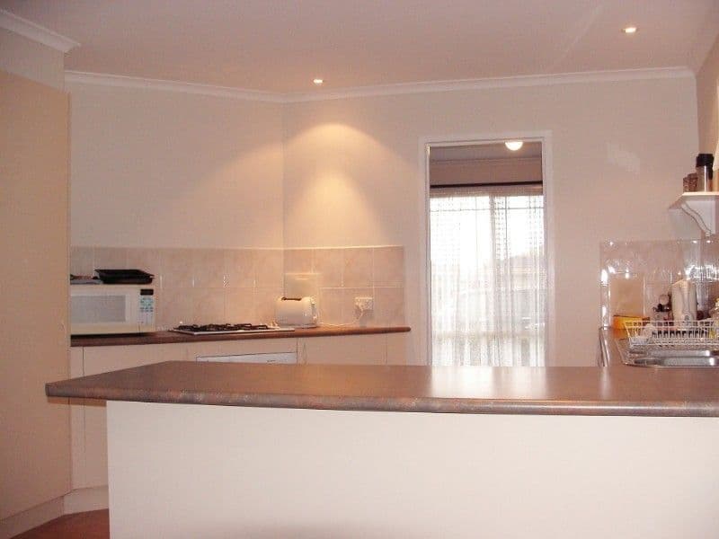 4 Claire Close, PAKENHAM VIC 3810, Pakenham - Thumbnail 2