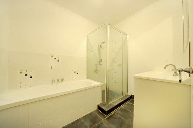 5 Duell Road, CANNONVALE QLD 4802, Cannonvale - Thumbnail 2