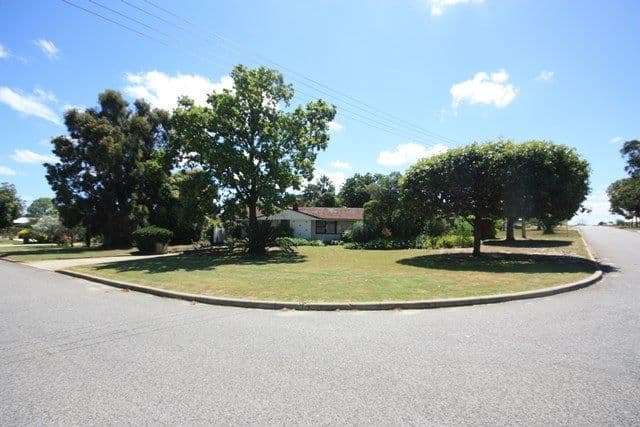 11 Lincoln Road, MORLEY WA 6062, Morley - Thumbnail 2