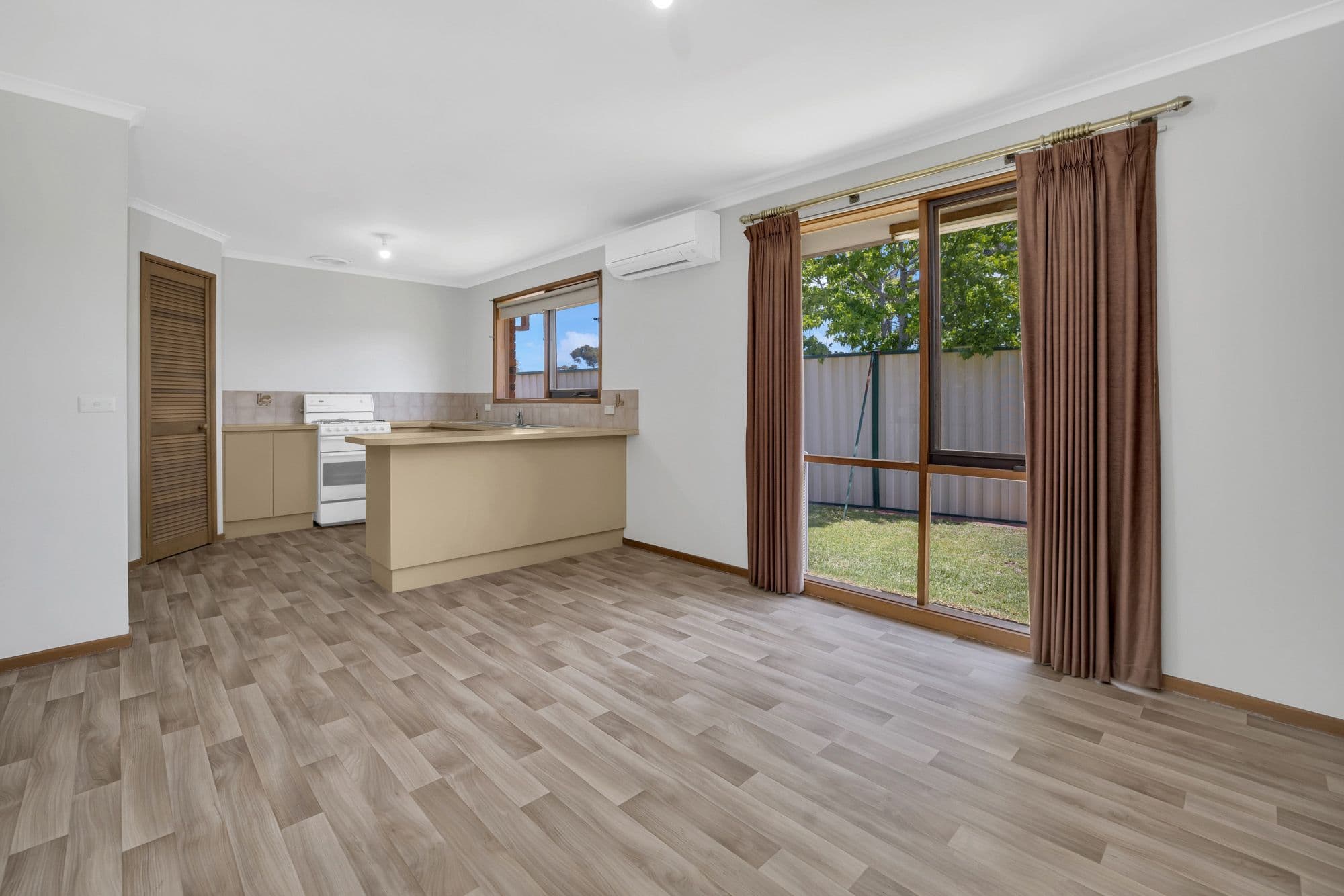 17 Buckingham Drive, Werribee VIC 3030, Werribee - Thumbnail 5
