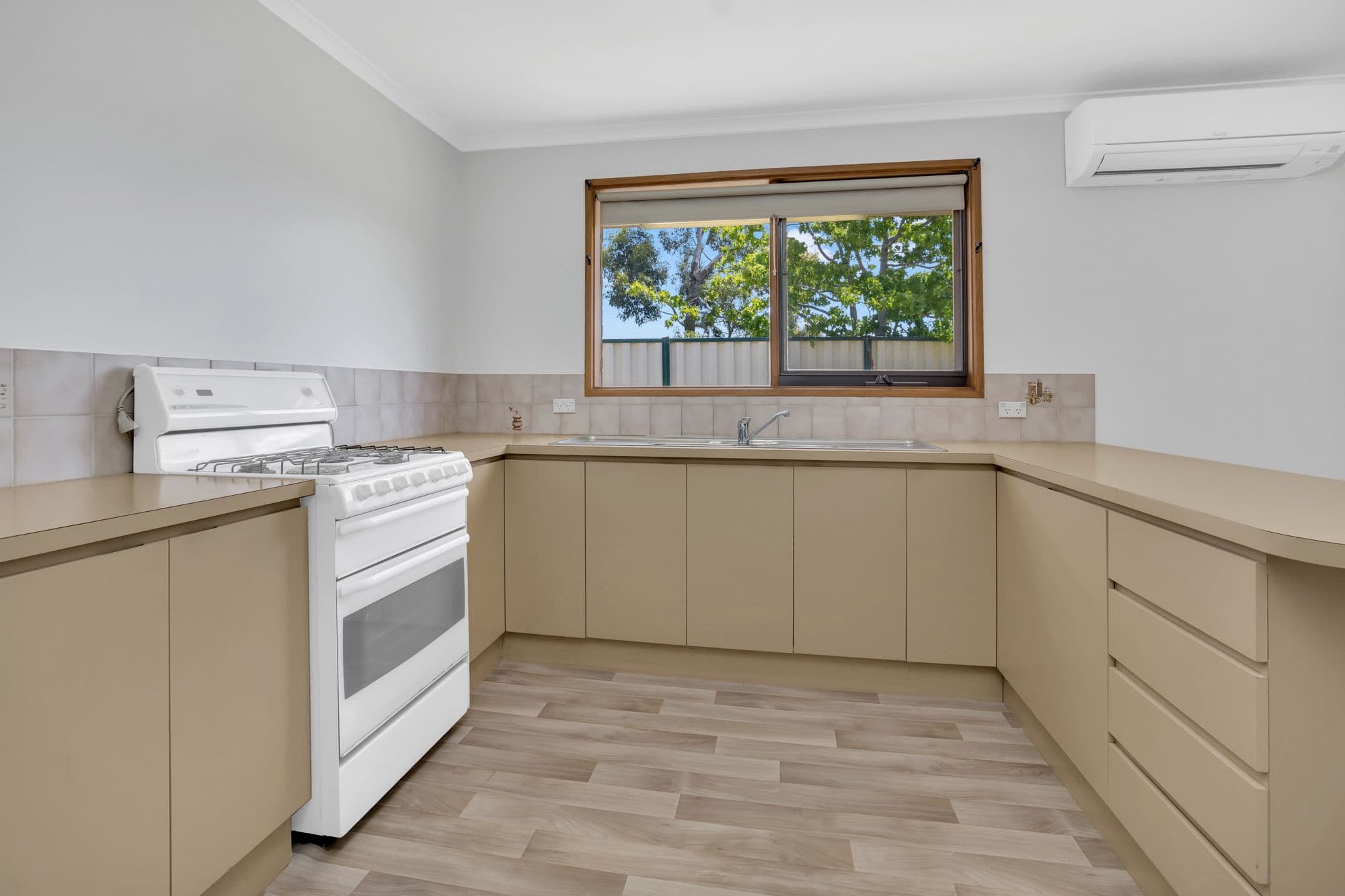 17 Buckingham Drive, Werribee VIC 3030, Werribee - Thumbnail 6
