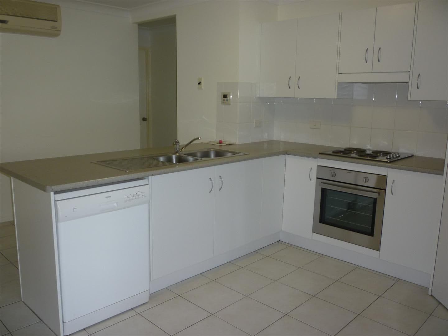 44 Donovan Crescent, Gracemere QLD 4702, Gracemere - Thumbnail 5