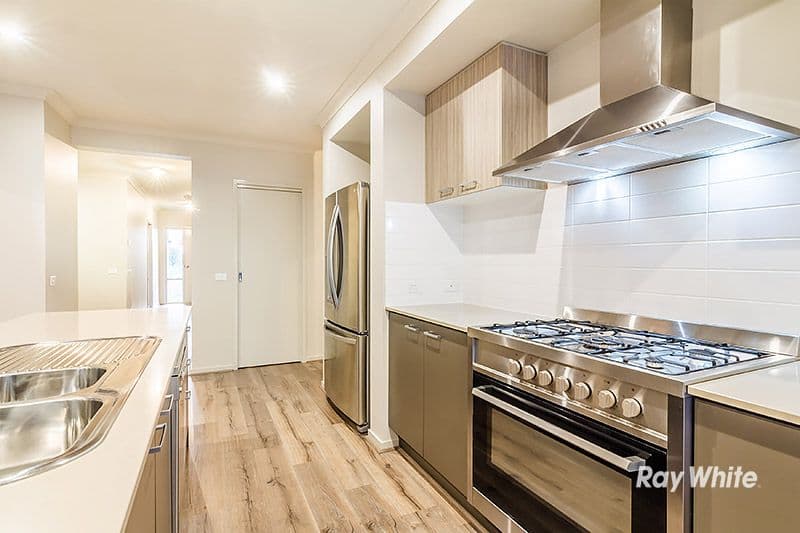 35 St Clair Avenue, Cranbourne West VIC 3977, Cranbourne West - Thumbnail 4