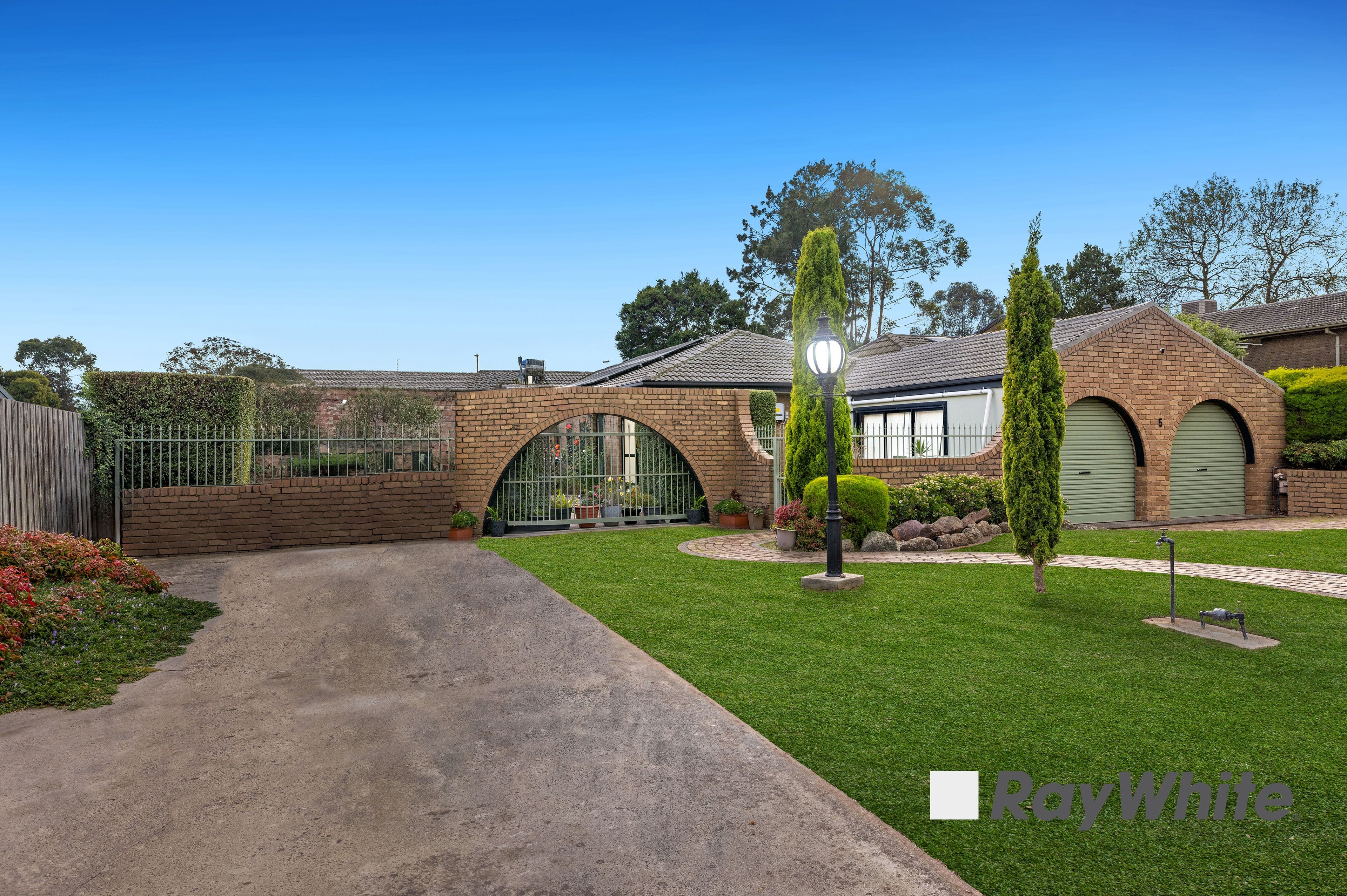 5 Rhyl Close, Endeavour Hills VIC 3802, Endeavour Hills - Thumbnail 2