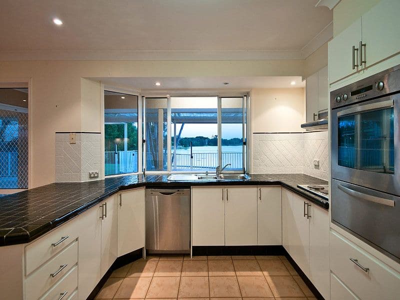 184 Port Jackson Boulevard, CLEAR ISLAND WATERS QLD 4226, Clear Island Waters - Thumbnail 5