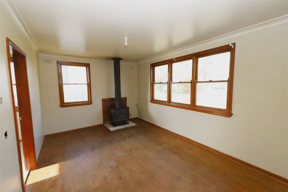 6 Gundagai Street, Adelong NSW 2729, Adelong - Thumbnail 2