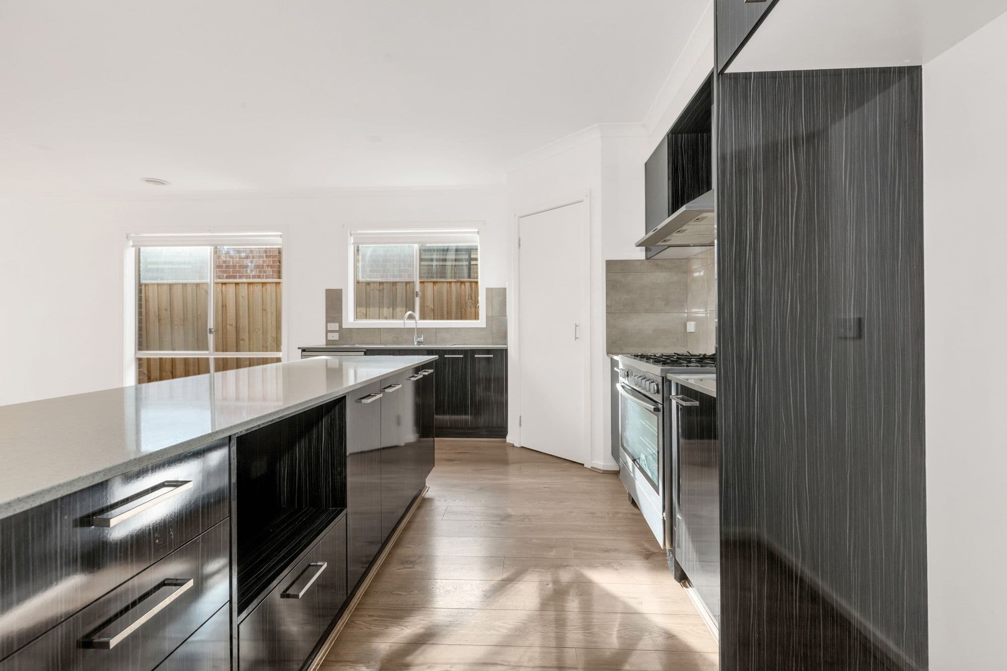 30 Dutch Avenue, MANOR LAKES VIC 3024, Manor Lakes - Thumbnail 2