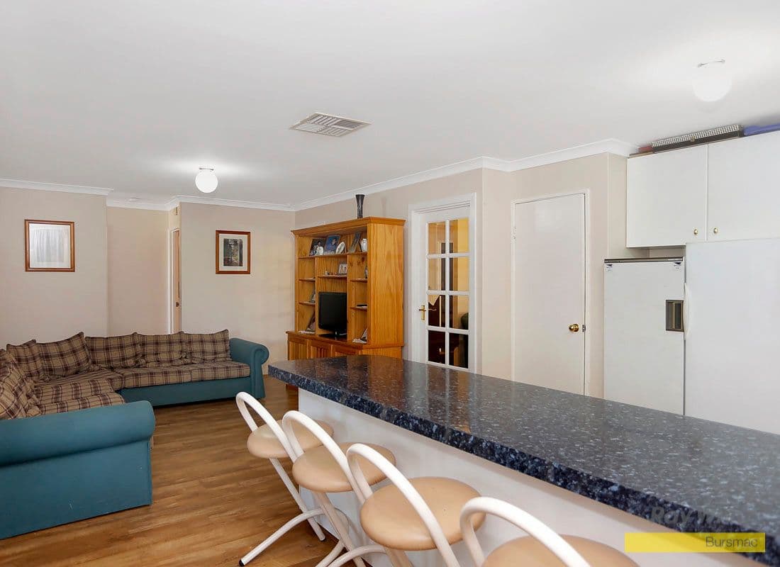 33 Goroka Grove, BALLAJURA WA 6066, Ballajura - Thumbnail 3
