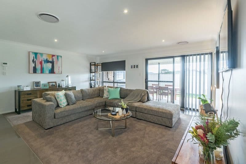 16 Downey Crescent, Orange - Thumbnail 4