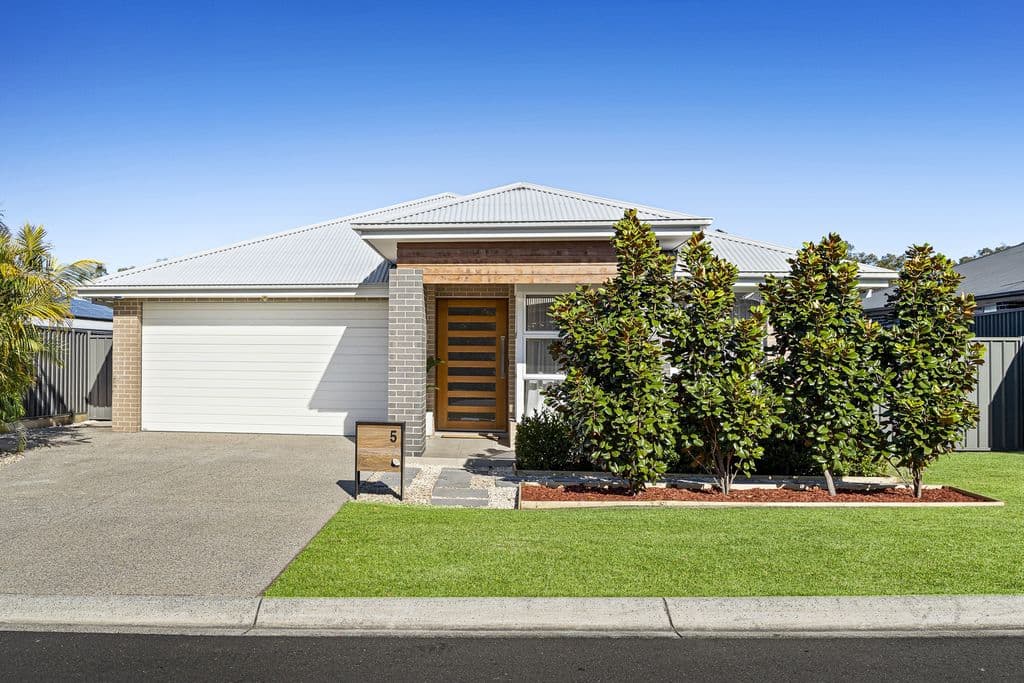 5 Shipwright Street, Cooranbong - Image 1