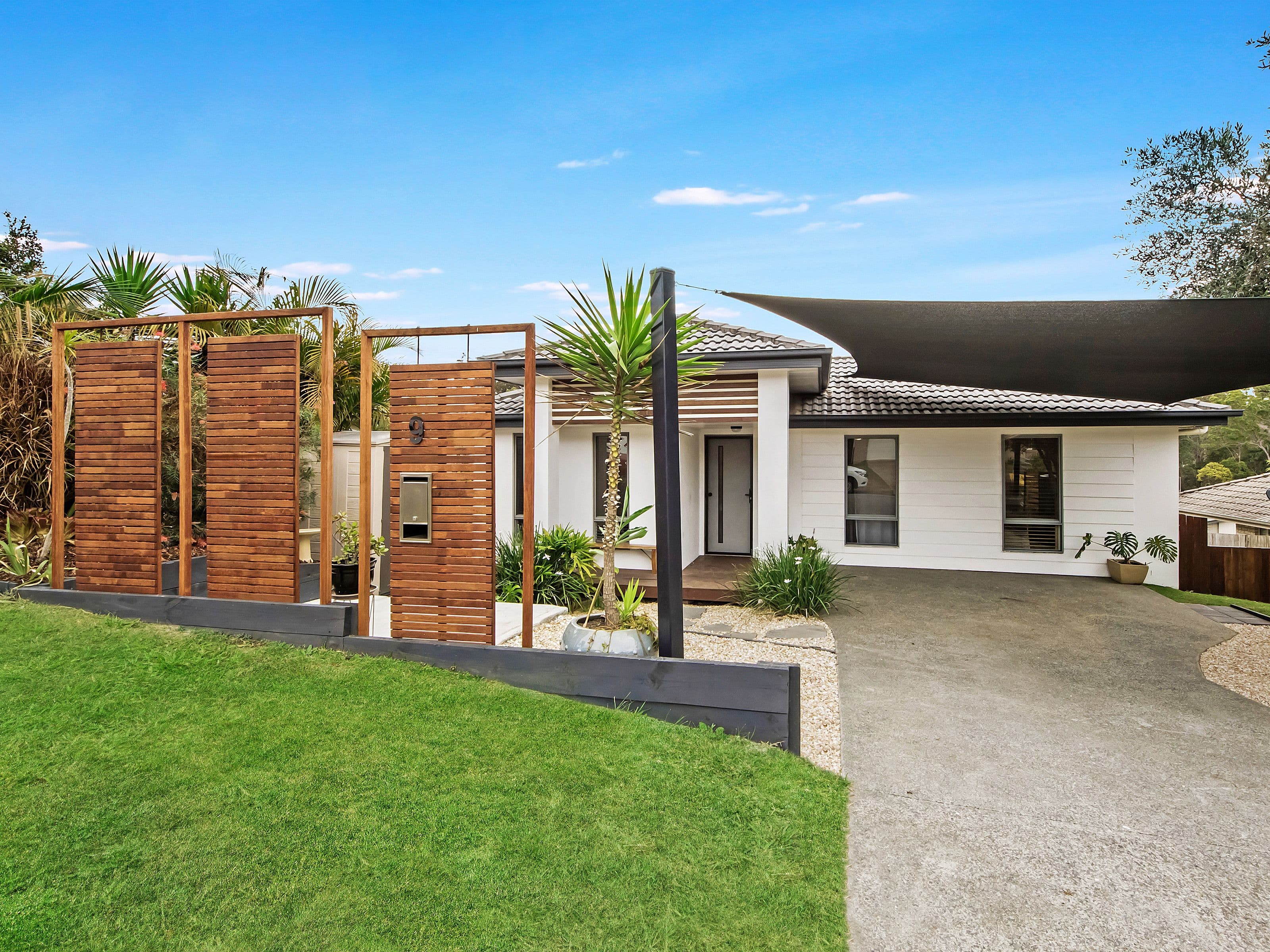 9 Catalunya Court, Oxenford QLD 4210, Oxenford - Thumbnail 2