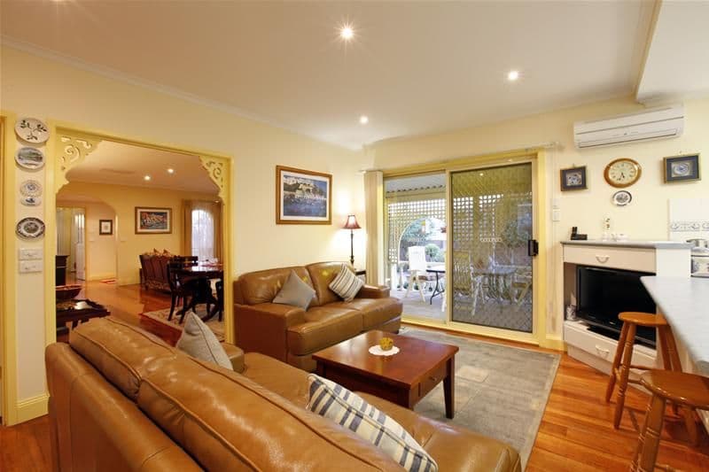 4 Witney Way, BUNDOORA VIC 3083, Bundoora - Thumbnail 4