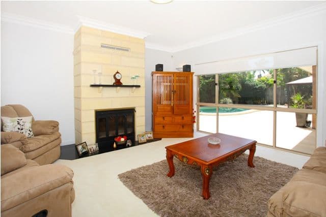 103 Port Jackson Boulevard, CLEAR ISLAND WATERS QLD 4226, Clear Island Waters - Thumbnail 5