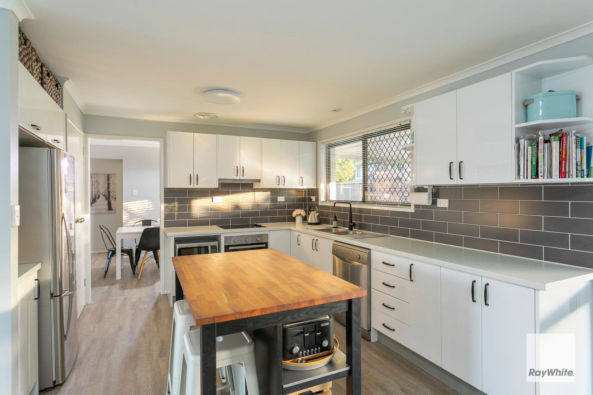 9 Glen Road, Victoria Point QLD 4165, Victoria Point - Thumbnail 4