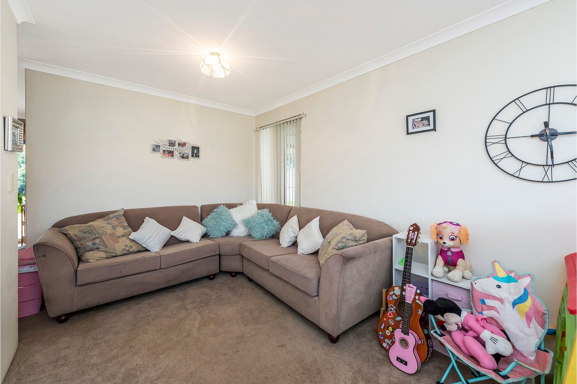 31 Fairview Drive, Waikiki WA 6169, Waikiki - Thumbnail 2