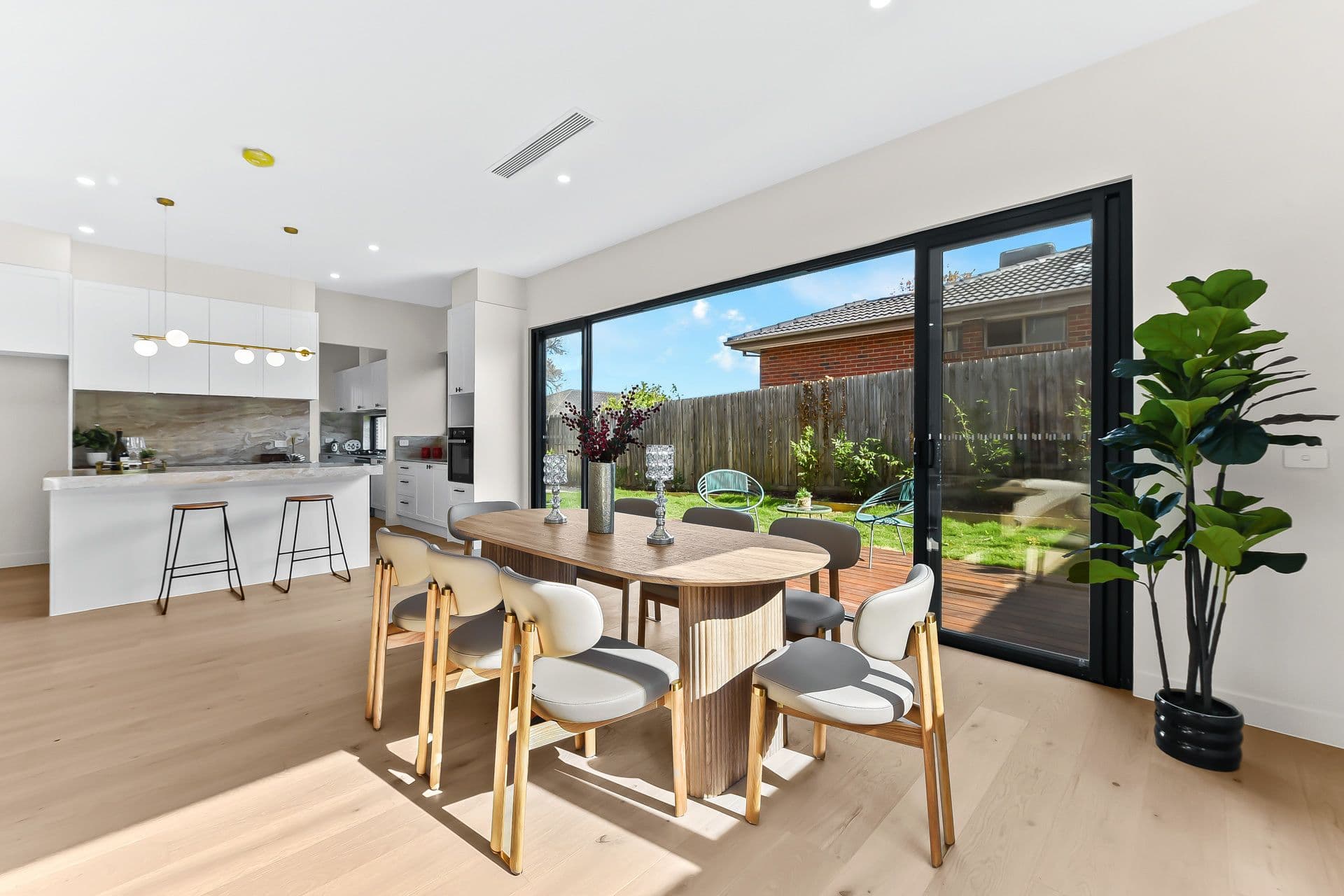 37 Tarella Drive, Mount Waverley VIC 3149, Mount Waverley - Thumbnail 3