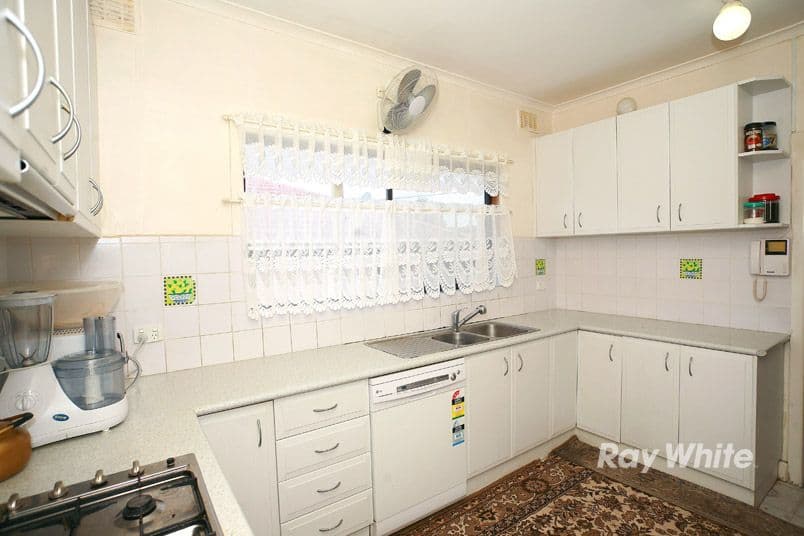 15 Edward Avenue, DANDENONG VIC 3175, Dandenong - Thumbnail 3