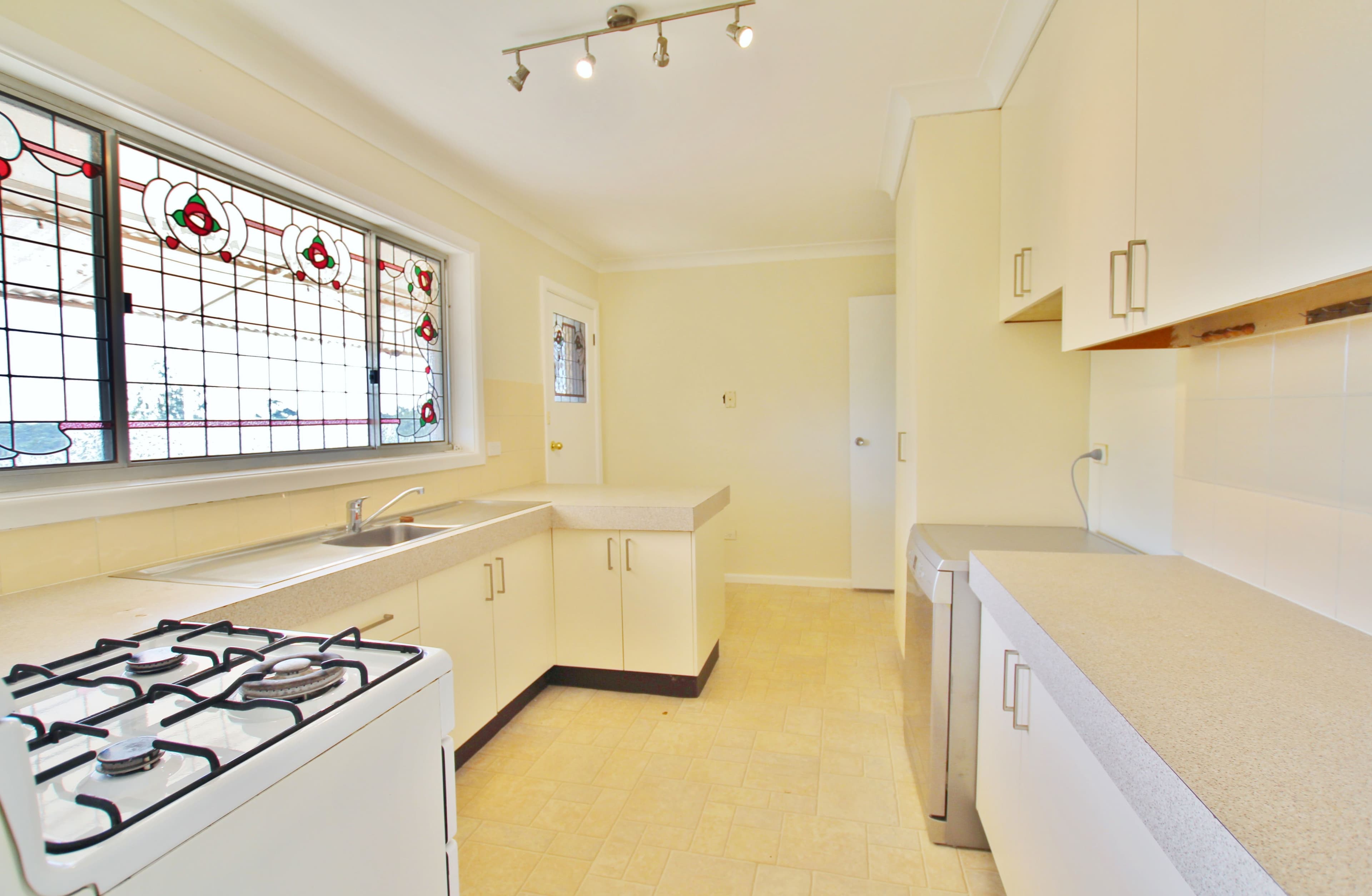 9 Milong Street, Young NSW 2594, Young - Thumbnail 2
