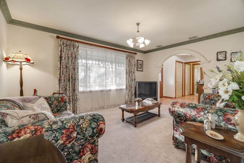 38 Cheadle Crescent, BUNDOORA VIC 3083, Bundoora - Thumbnail 4