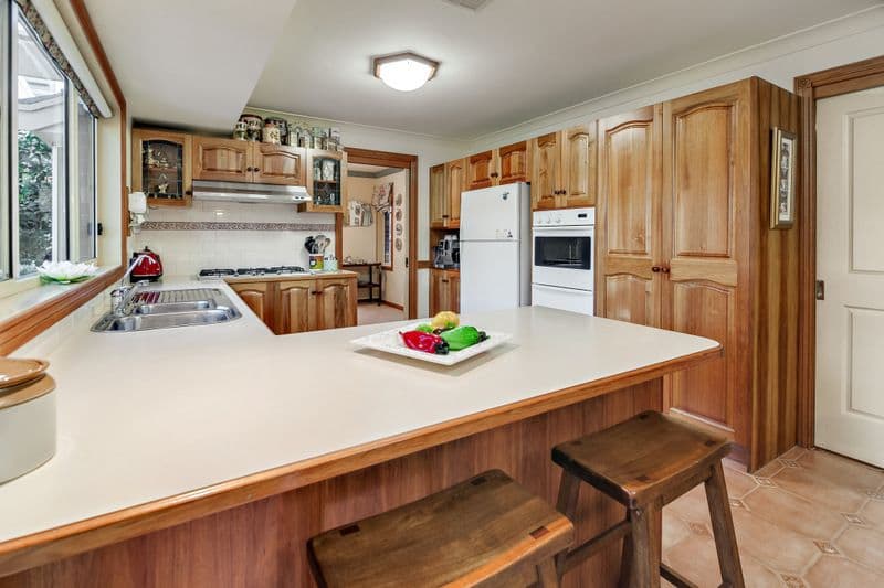 38 Cheadle Crescent, BUNDOORA VIC 3083, Bundoora - Thumbnail 8