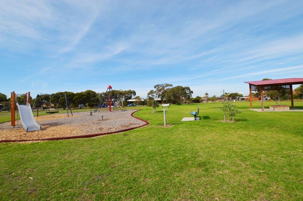 75 Kalgoorlie Avenue, Port Noarlunga South SA 5167, Port Noarlunga South - Thumbnail 3