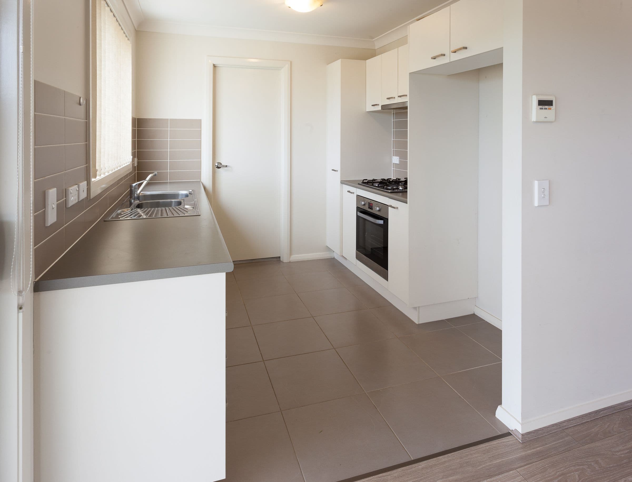 37 Sovereign Circuit, Glenfield NSW 2167, Glenfield - Thumbnail 2