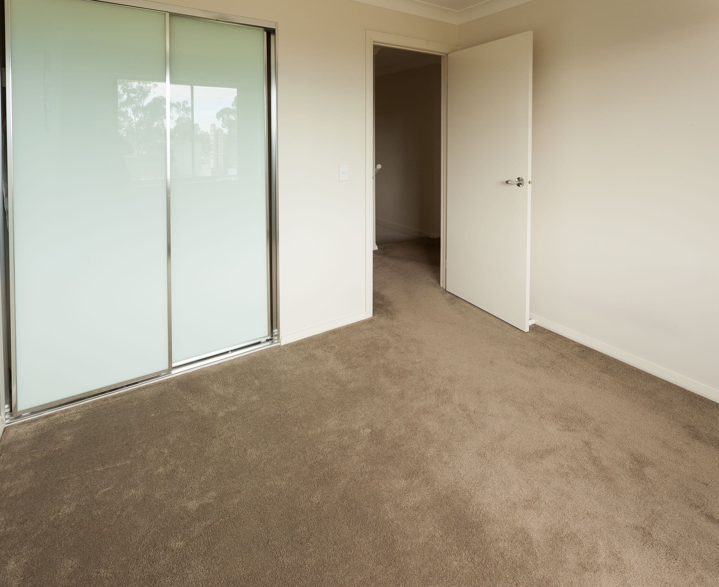 37 Sovereign Circuit, Glenfield NSW 2167, Glenfield - Thumbnail 6
