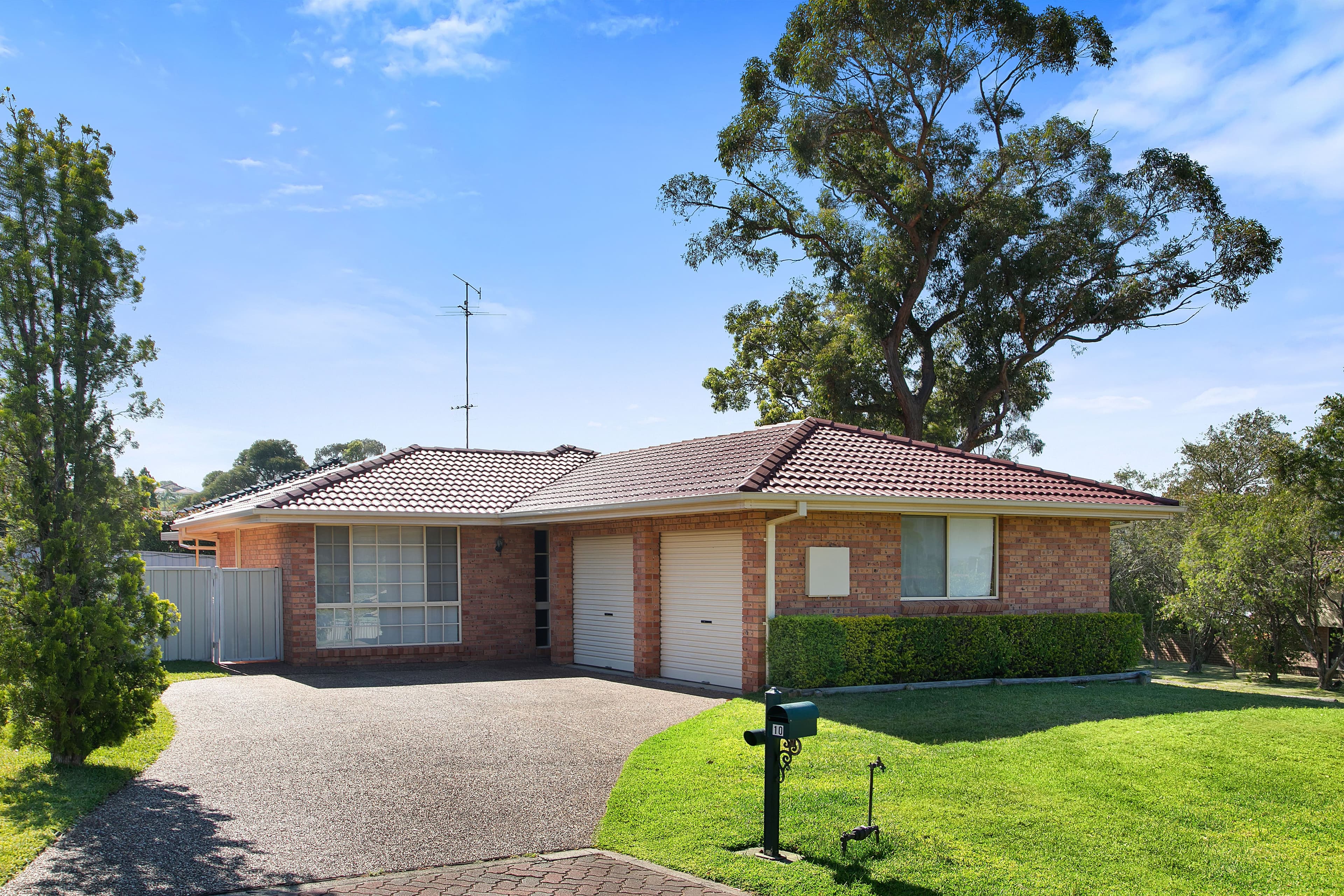 10 Kirkland Close, Lakelands - Image 1