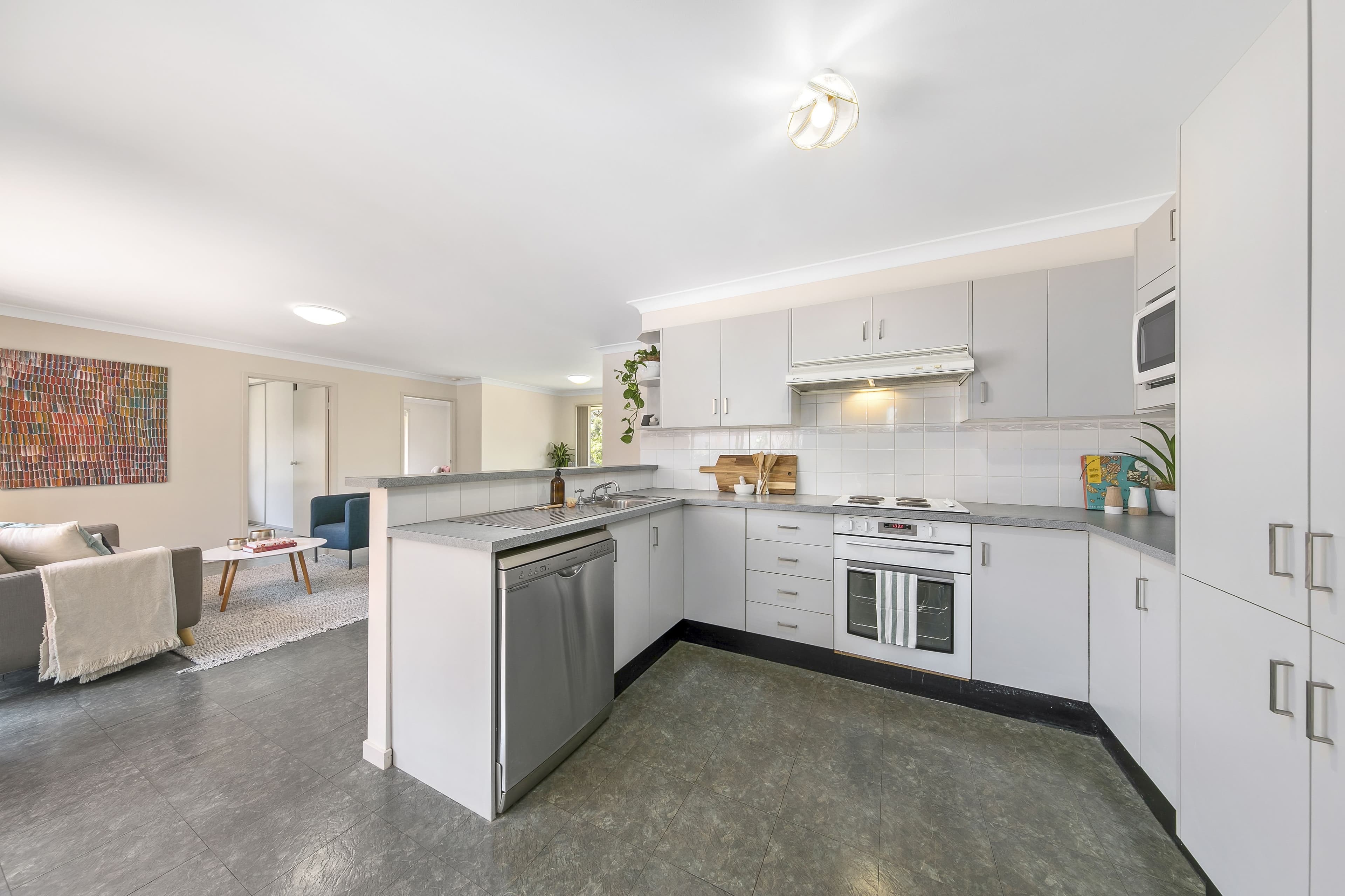 10 Kirkland Close, Lakelands - Thumbnail 4