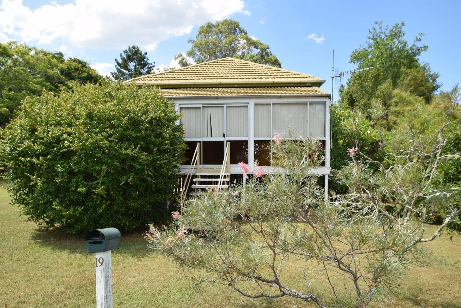19 Barbour Street, Esk QLD 4312, Esk - Thumbnail 2