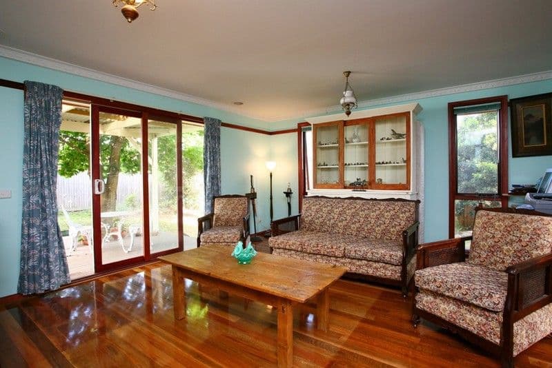 16 County Drive, BERWICK VIC 3806, Berwick - Thumbnail 4