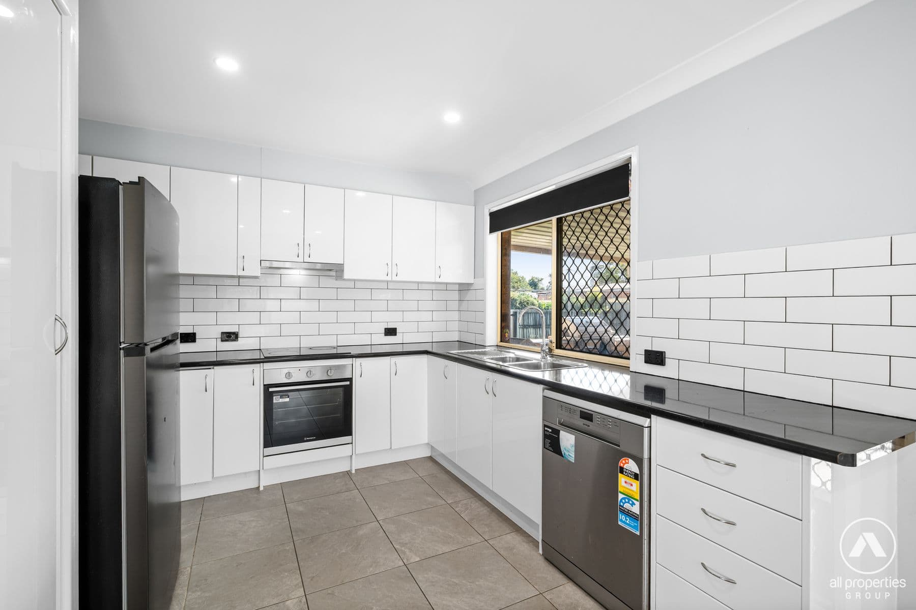 14 Knowles Close, Redbank Plains QLD 4301, Redbank Plains - Thumbnail 4