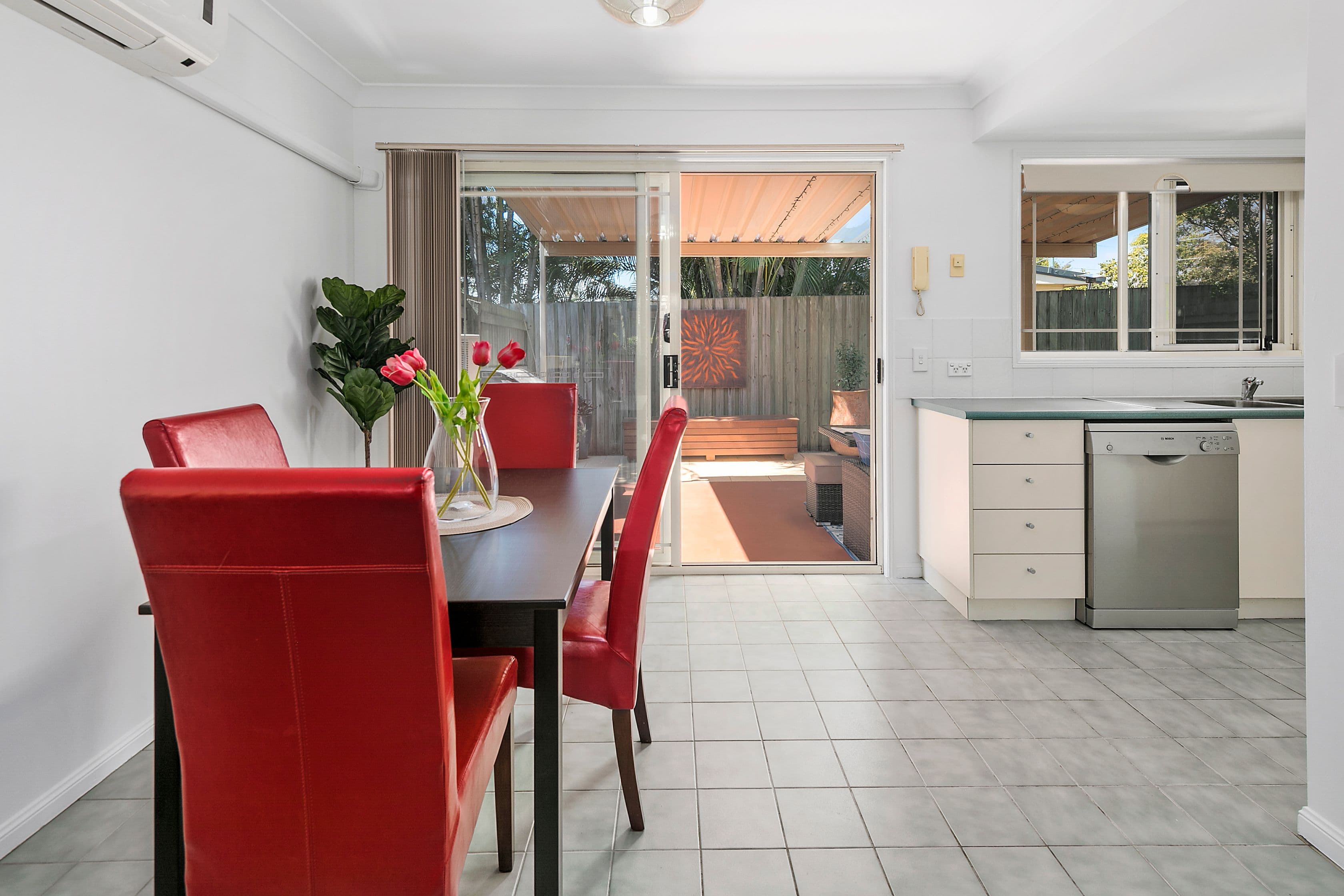 16 Washington Avenue, Tingalpa QLD 4173, Tingalpa - Thumbnail 5
