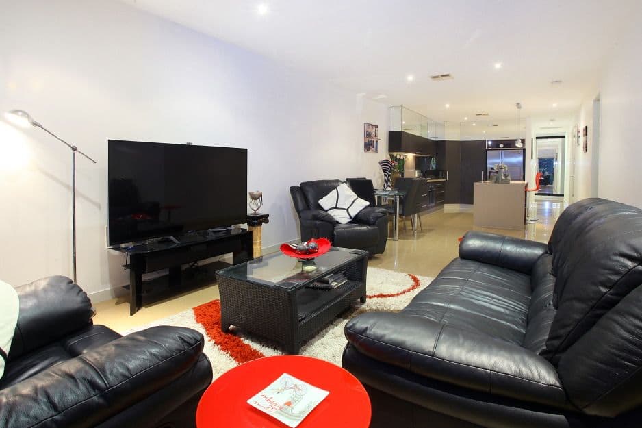 5019 Emerald Island Drive, Carrara QLD 4211, Carrara - Thumbnail 5