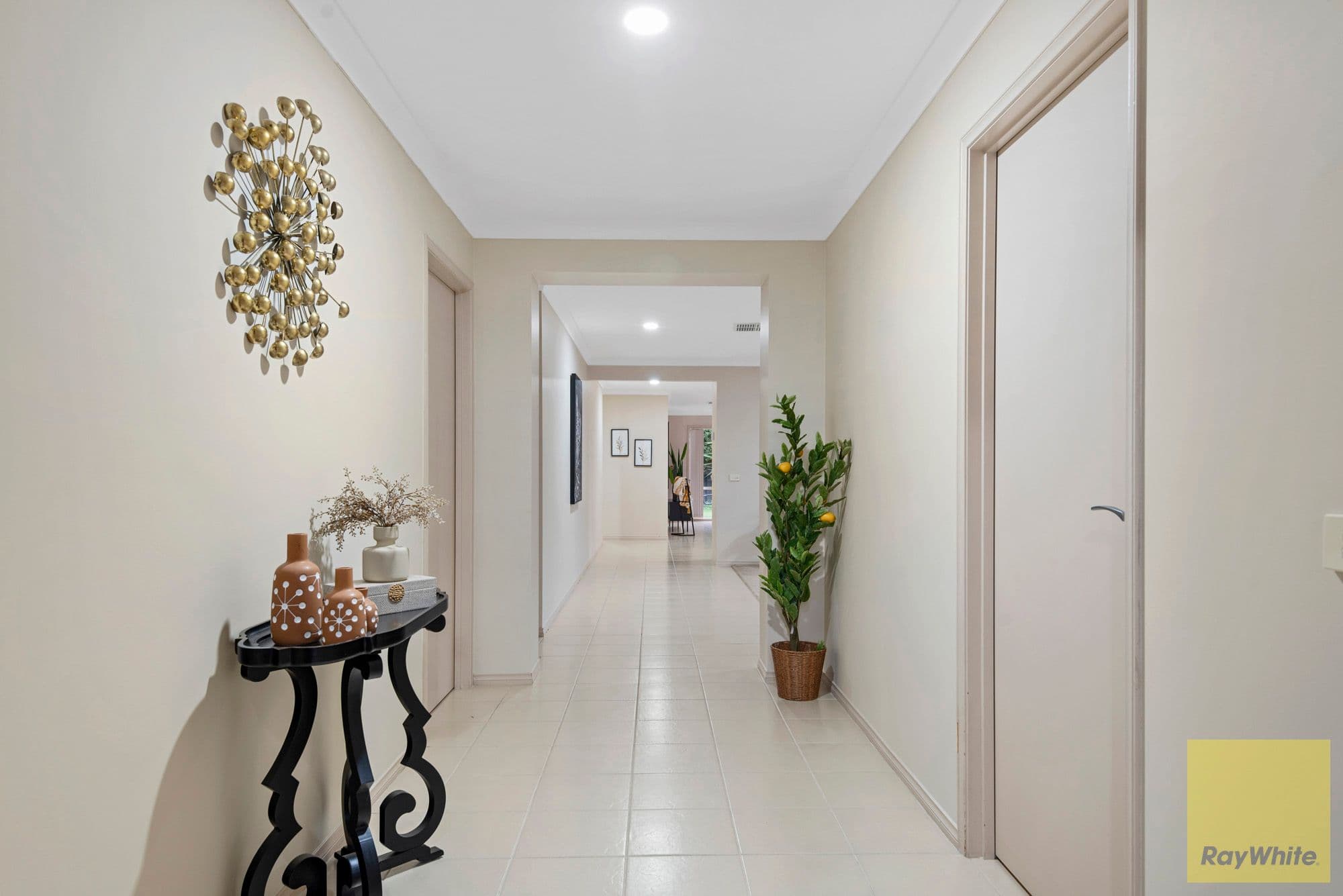 27 San Sebastian Drive, Point Cook VIC 3030, Point Cook - Thumbnail 4