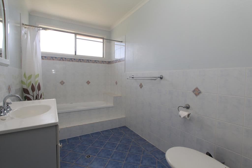 112 Petrie Street, TENTERFIELD NSW 2372, Tenterfield - Thumbnail 4