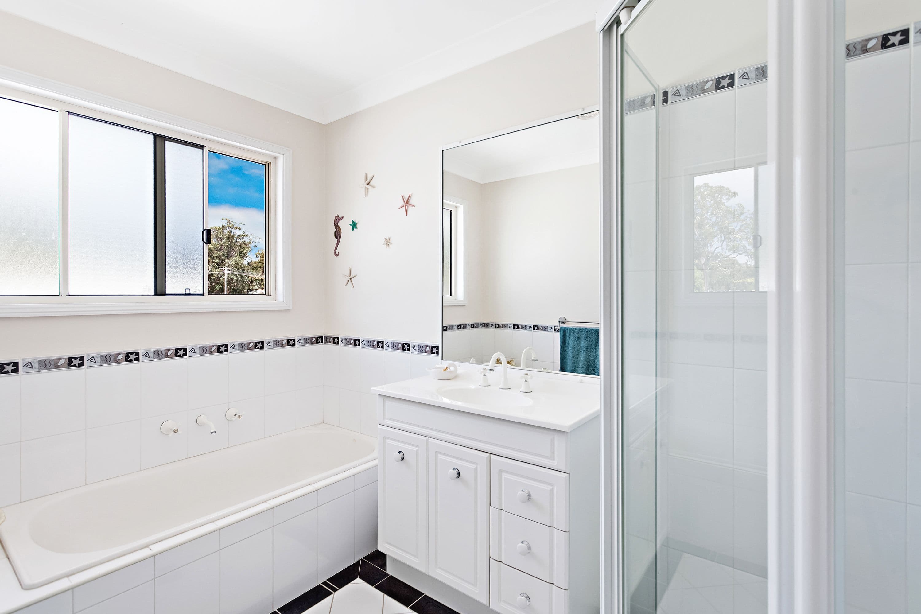 11 Fran Avenue, Berkeley Vale - Thumbnail 3