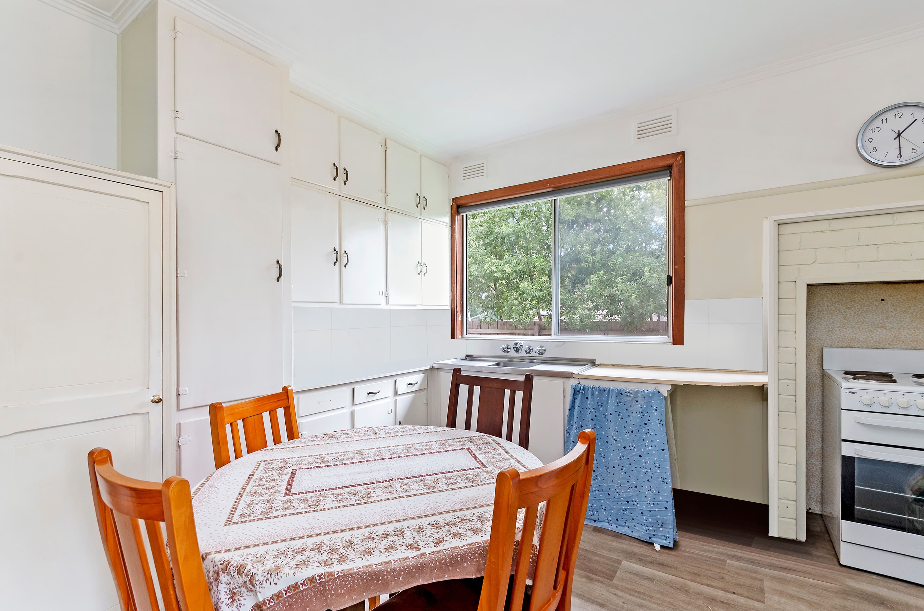 8 Boorook Street, Mortlake VIC 3272, Mortlake - Thumbnail 2
