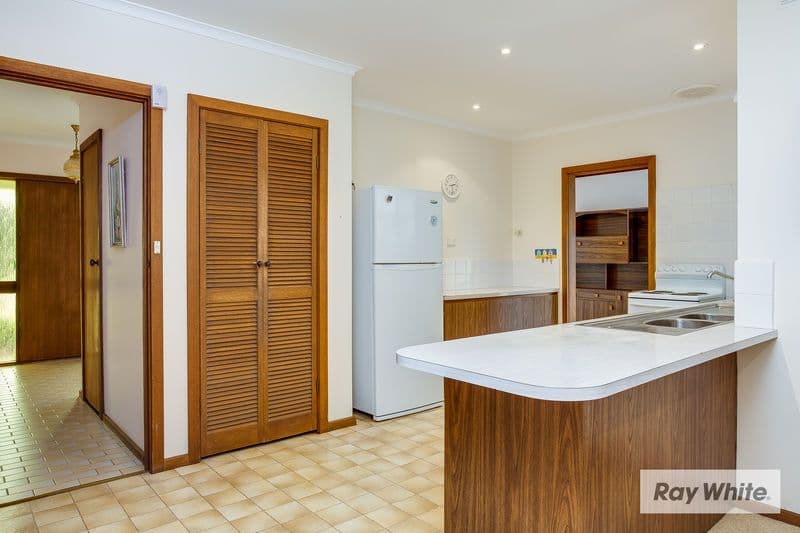 8 Kooringa Court, ROSEBUD VIC 3939, Rosebud - Thumbnail 4