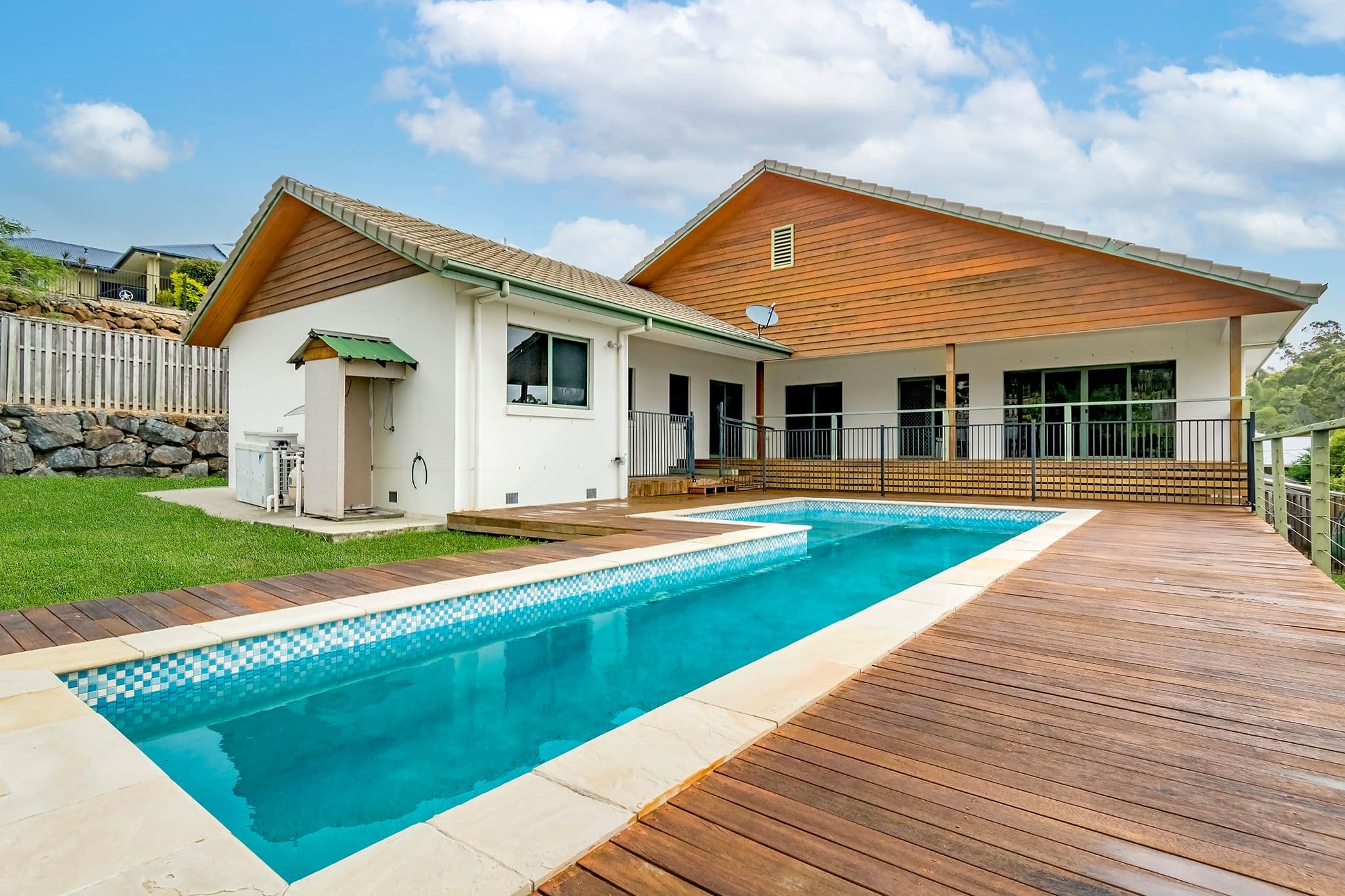 3 Victoria Drive, Pacific Pines QLD 4211, Pacific Pines - Thumbnail 2