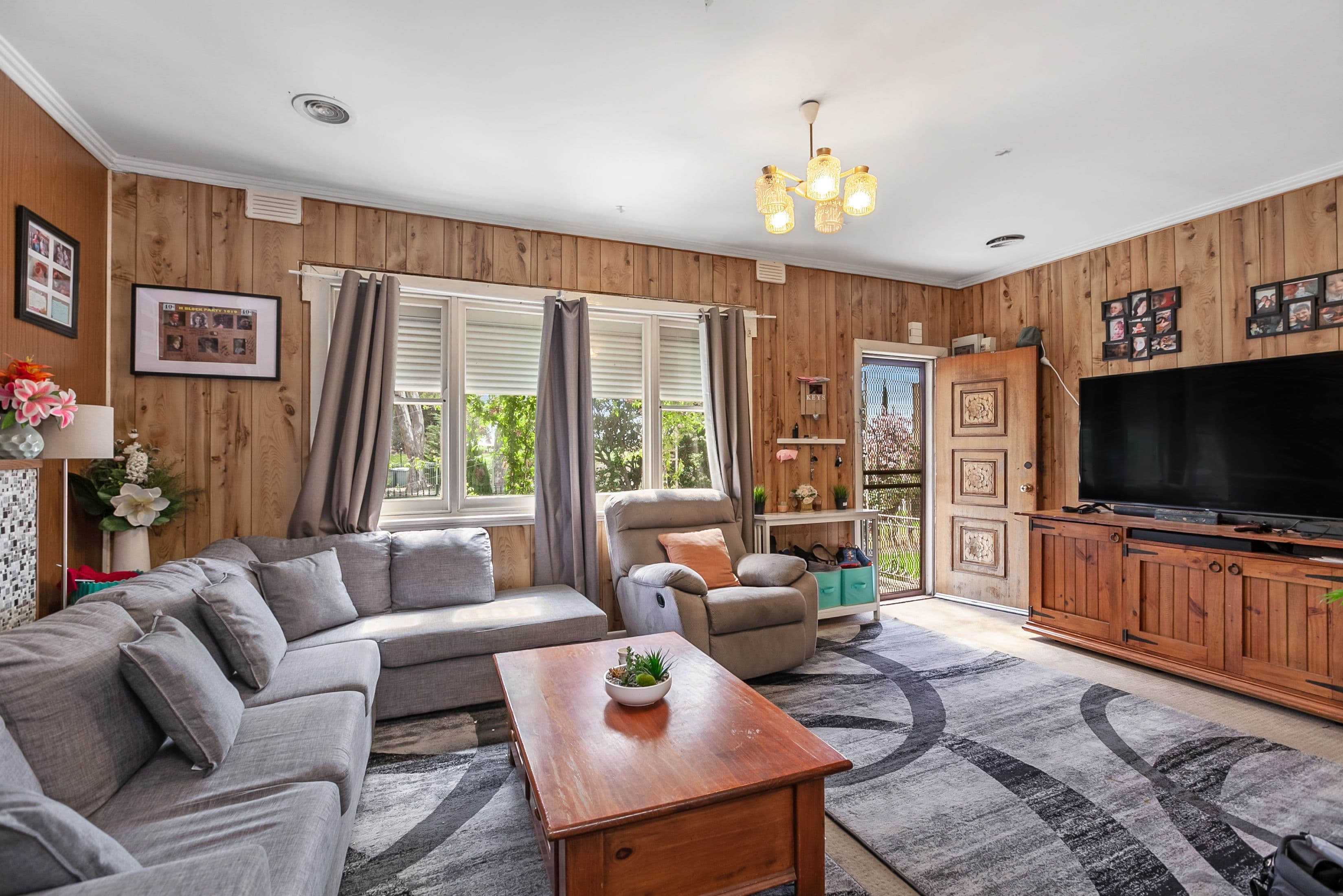9 Aberdeen Street, Reservoir VIC 3073, Reservoir - Thumbnail 2