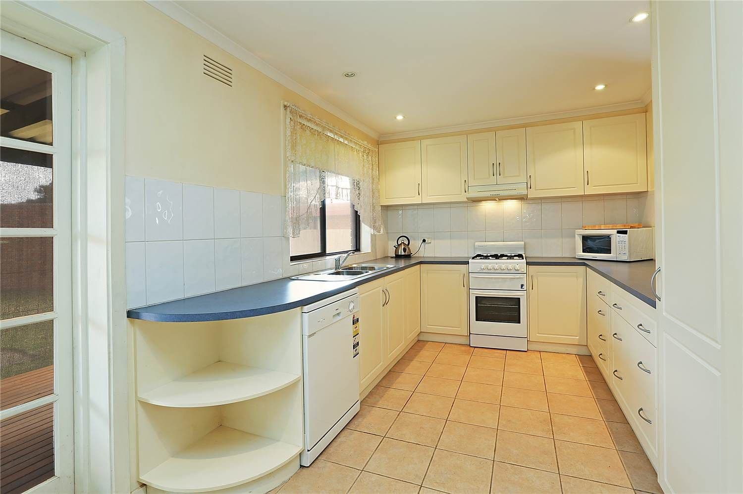 17 Ozone Crescent, BELL PARK VIC 3215, Bell Park - Thumbnail 2