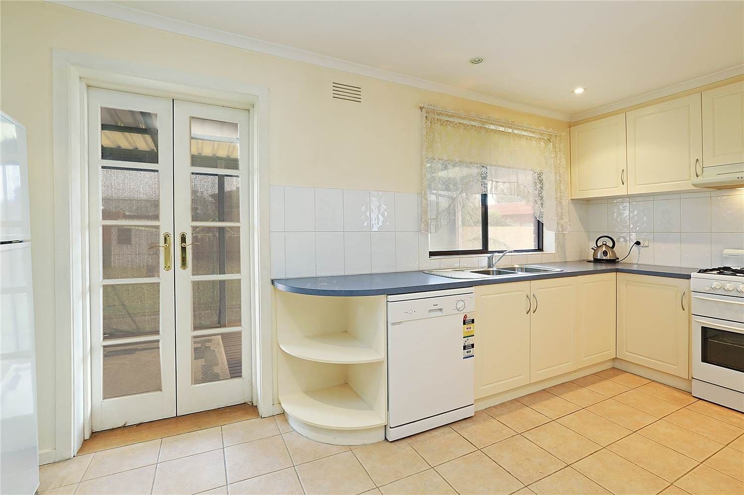 17 Ozone Crescent, BELL PARK VIC 3215, Bell Park - Thumbnail 6