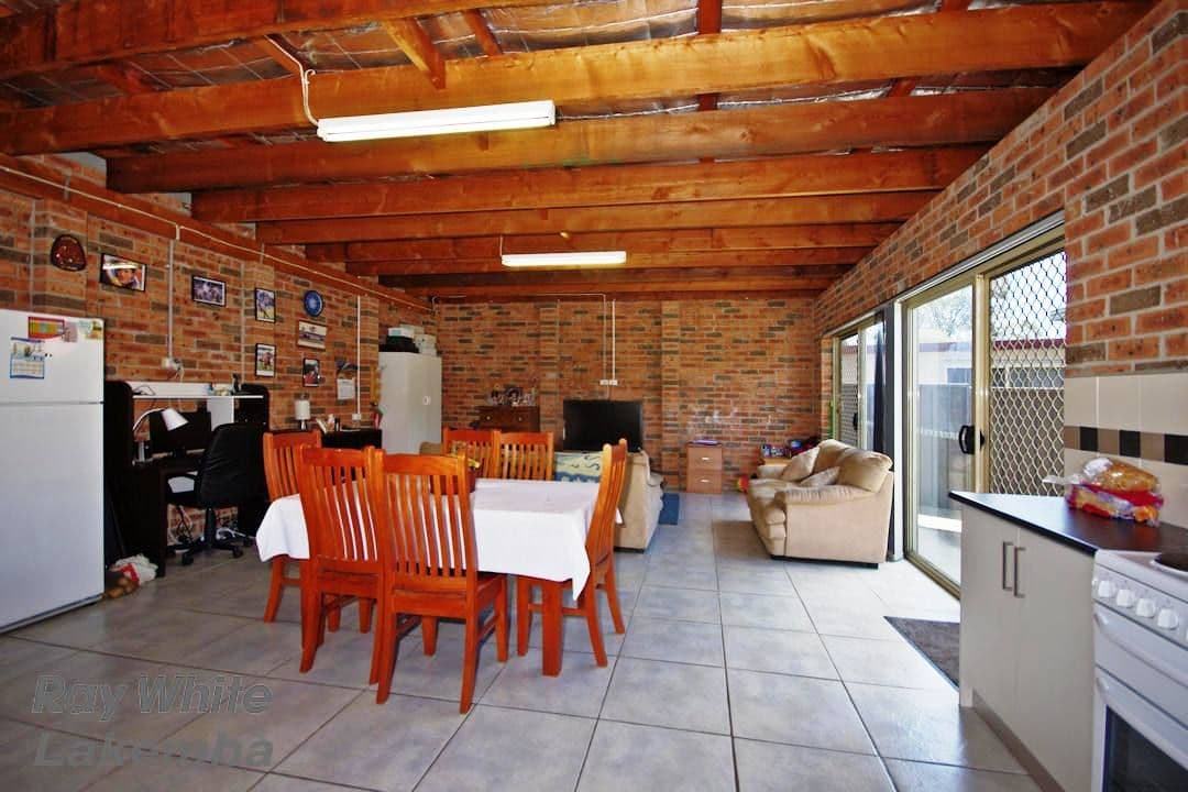 6 GLENROY Crescent, ST JOHNS PARK NSW 2176, St Johns Park - Thumbnail 4