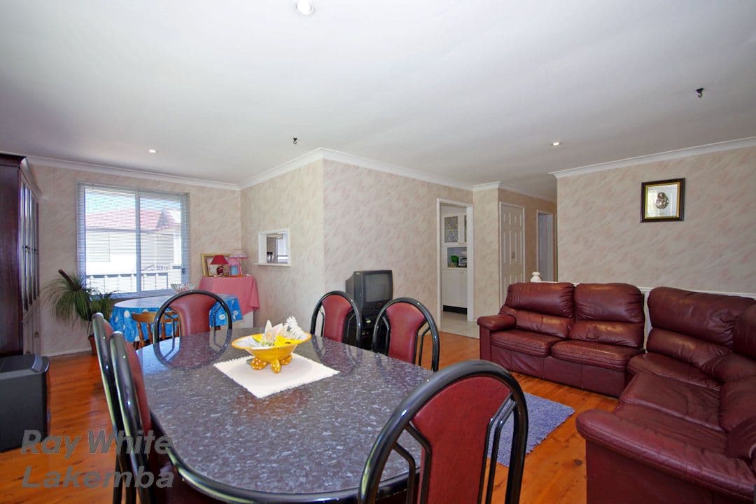 6 GLENROY Crescent, ST JOHNS PARK NSW 2176, St Johns Park - Thumbnail 6