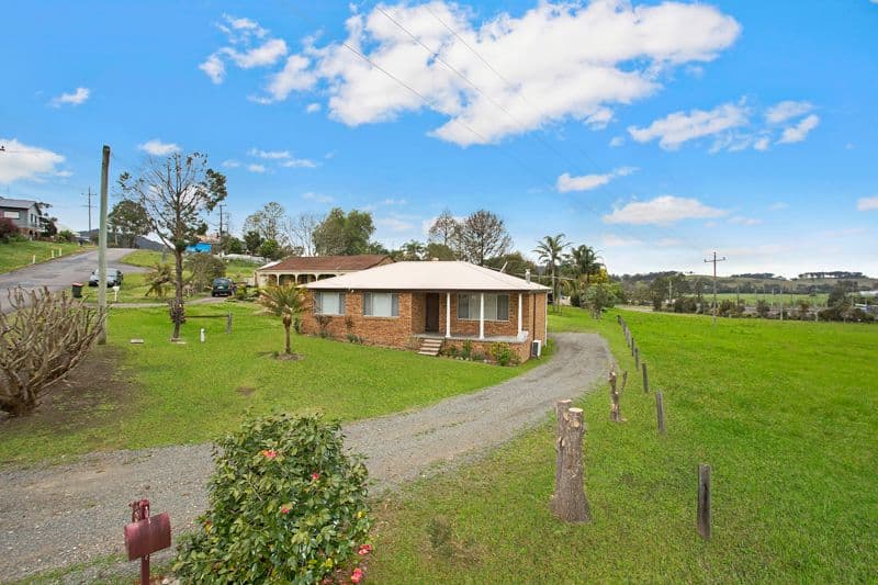 6 Reidsdale Road, Stroud Road - Thumbnail 2