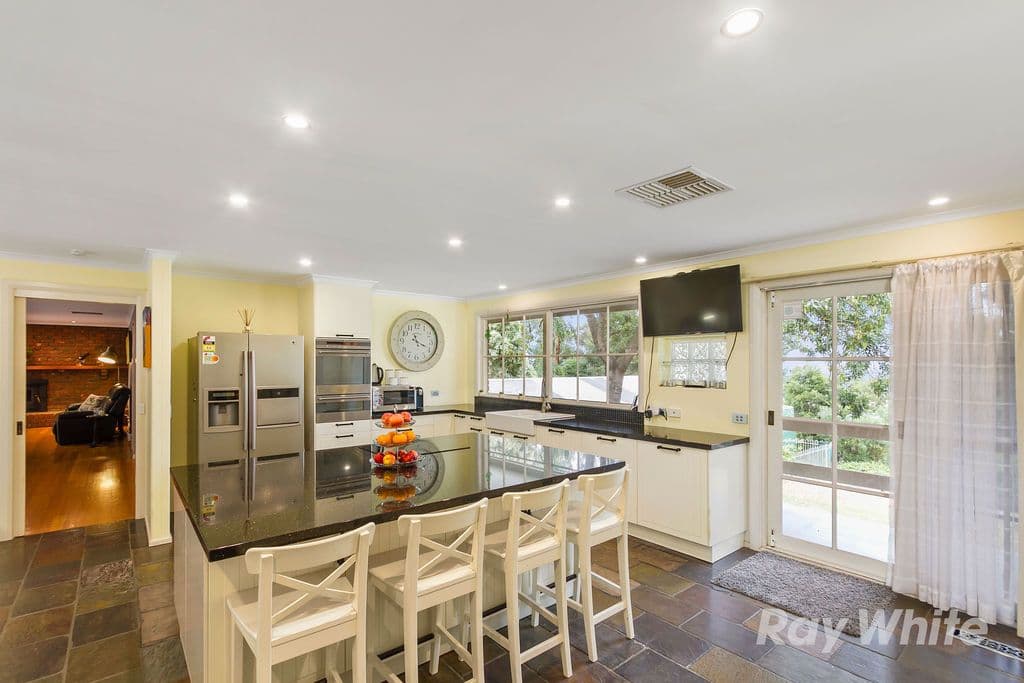 15 Mont Albert Road, Ferntree Gully VIC 3156, Ferntree Gully - Thumbnail 2