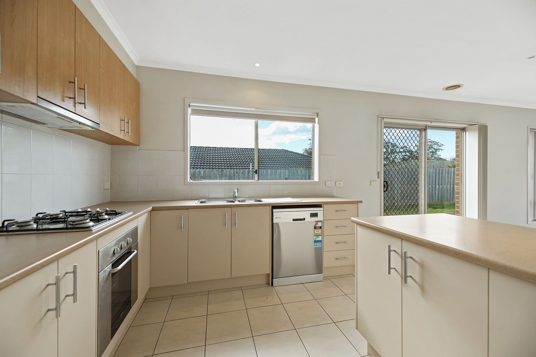12 Rivendale Crescent, Drouin VIC 3818, Drouin - Thumbnail 2