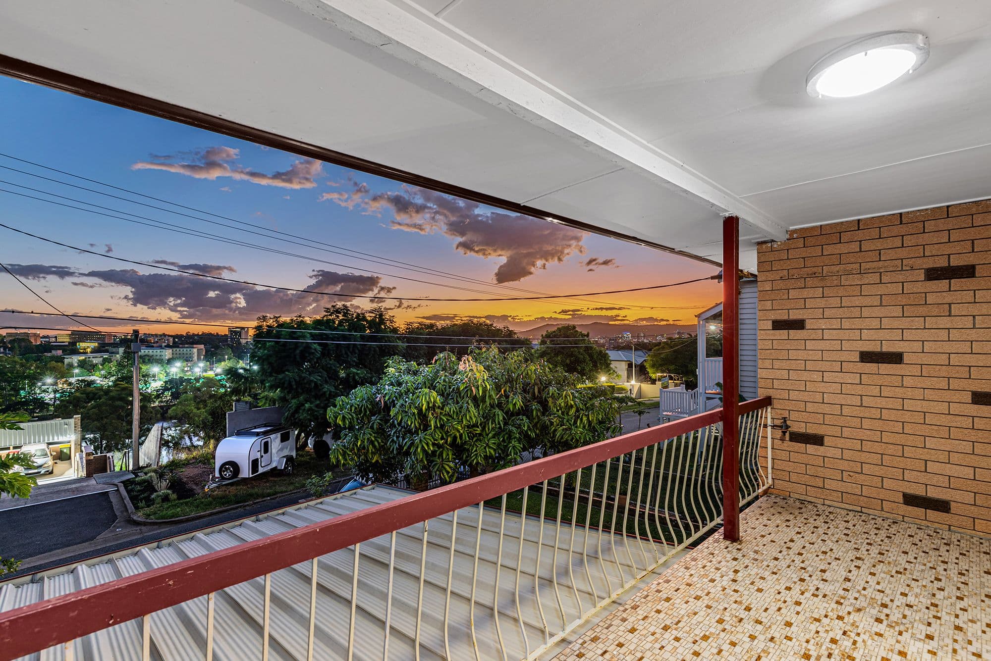 18 Rosecliffe Street, Highgate Hill QLD 4101, Highgate Hill - Thumbnail 2