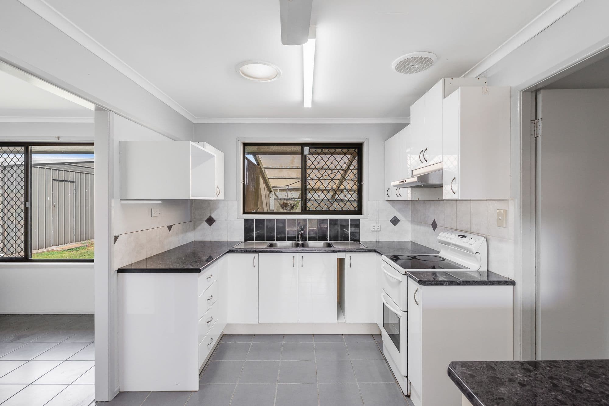 43 Cabarita Crescent, Glenvale QLD 4350, Glenvale - Thumbnail 5